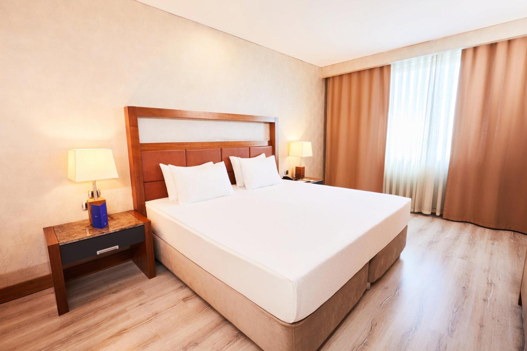 เดเดมัน คอนยา โฮเต็ล แอนด์ คอนเวนชั่น เซ็นเตอร์ Hotel ภายนอก รูปภาพ