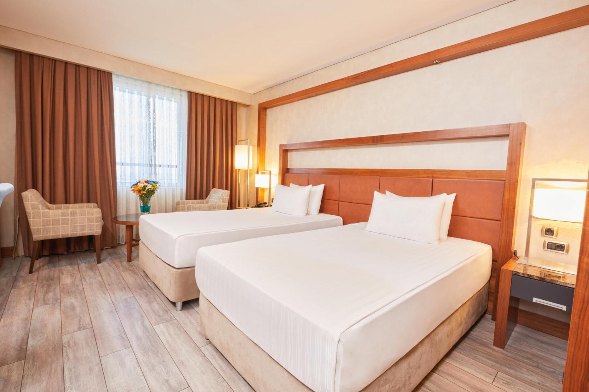 เดเดมัน คอนยา โฮเต็ล แอนด์ คอนเวนชั่น เซ็นเตอร์ Hotel ภายนอก รูปภาพ